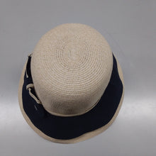 Load image into Gallery viewer, Seeberger, bolero in treccia di carta con tesa in tessuto