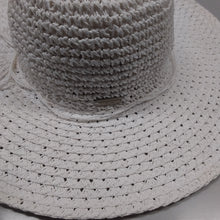 Load image into Gallery viewer, Seeberger, Floppy in carta all'uncinetto