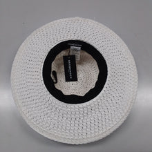 Load image into Gallery viewer, Seeberger, Floppy in carta all'uncinetto