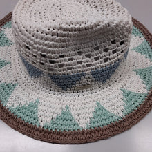 Carica l&#39;immagine nel visualizzatore di Gallery, Seeberger, cappello crochet in cartapaglia colorata
